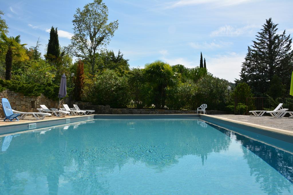 Manoir De Champvert *